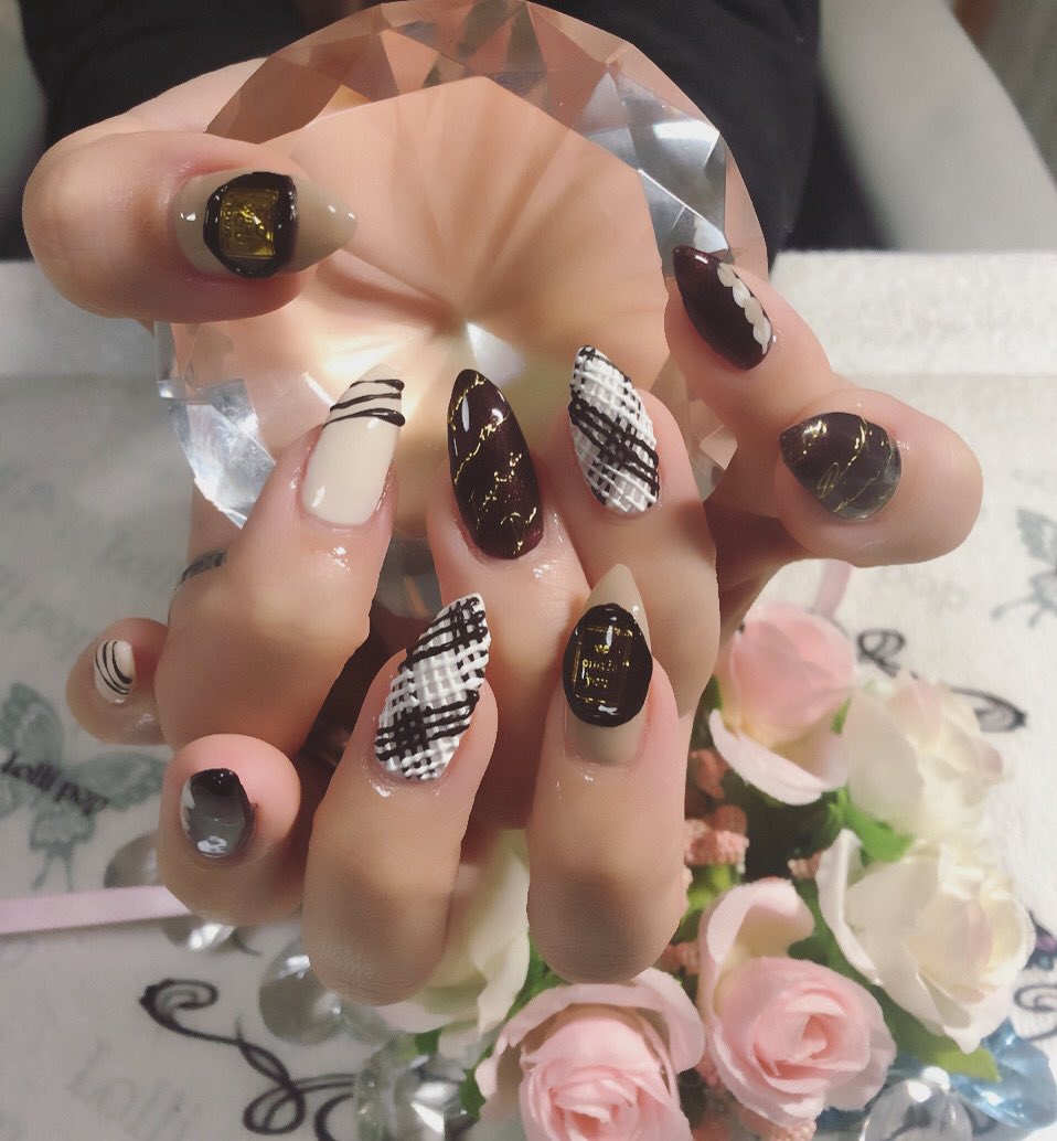 Namihey ジェルネイル Lollipopnail 自爪を削らない パラジェル 自宅サロン ネイル ネイルデザイン トレンドネイル バレンタインネイル ニュアンスネイル バレンタインネイル 紗々ネイル チョコネイル ちゅるるん Nailstaglam