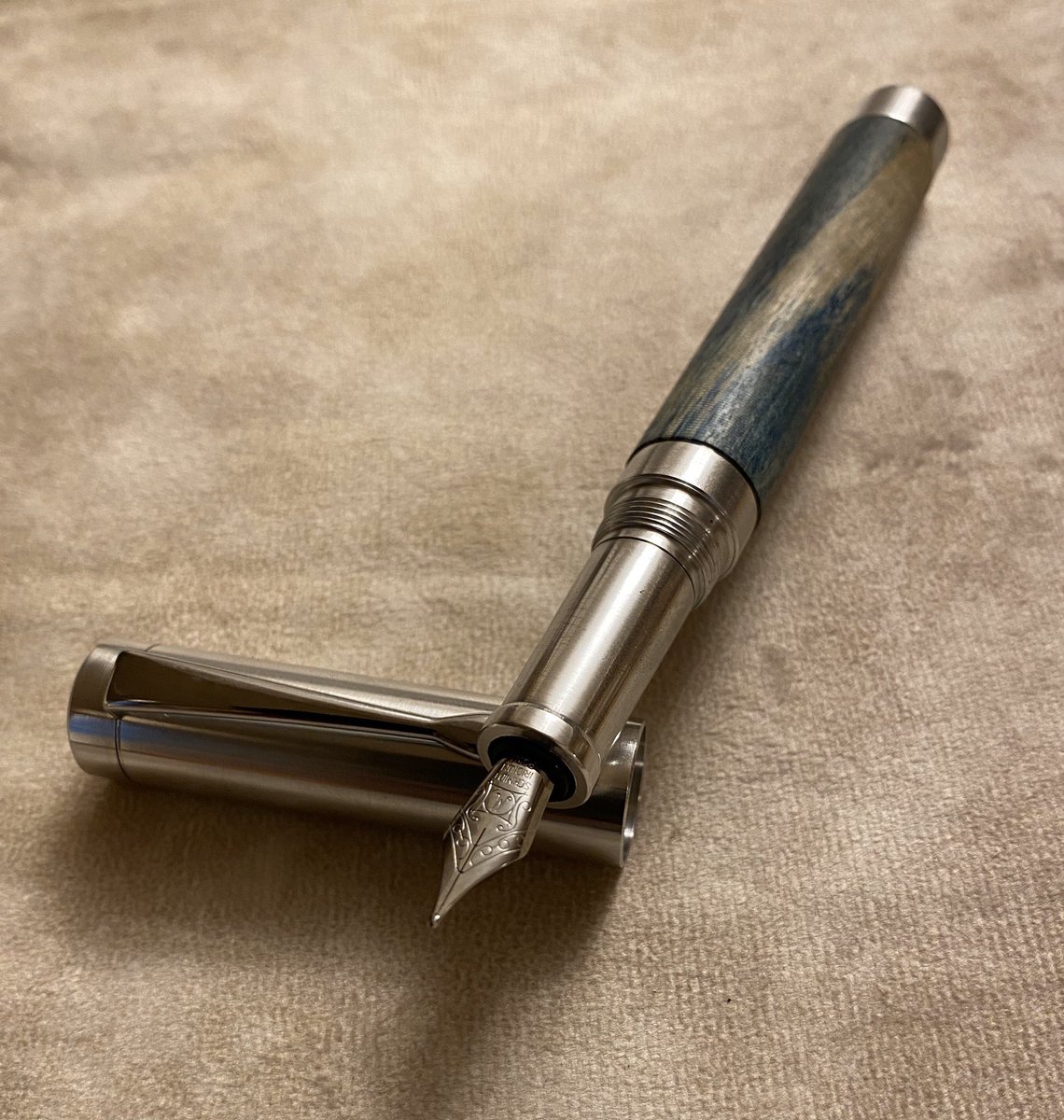 万年筆、ほぼデザイン完成。 軸は自由に交換可能。 #CraftA #クラフト