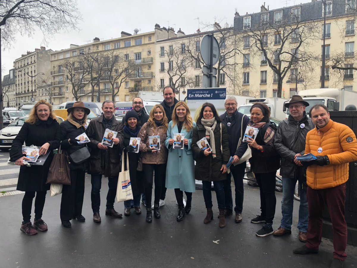 InfostoutParis's tweet photo. 👉Les habitants de #Paris16 à l'écoute de nos propositions ce matin au marché de #Portedestcloud avec notre tête de liste #LaREMParis16 @HannaSEBBAH et nos colistiers @FaresGoucha @ValerieBD_REM16 @Patrick__Olson @EricHelard #AvecBenjamin @Parisensemble @BGriveaux #LaREMParis16 https://t.co/duBma56uhh