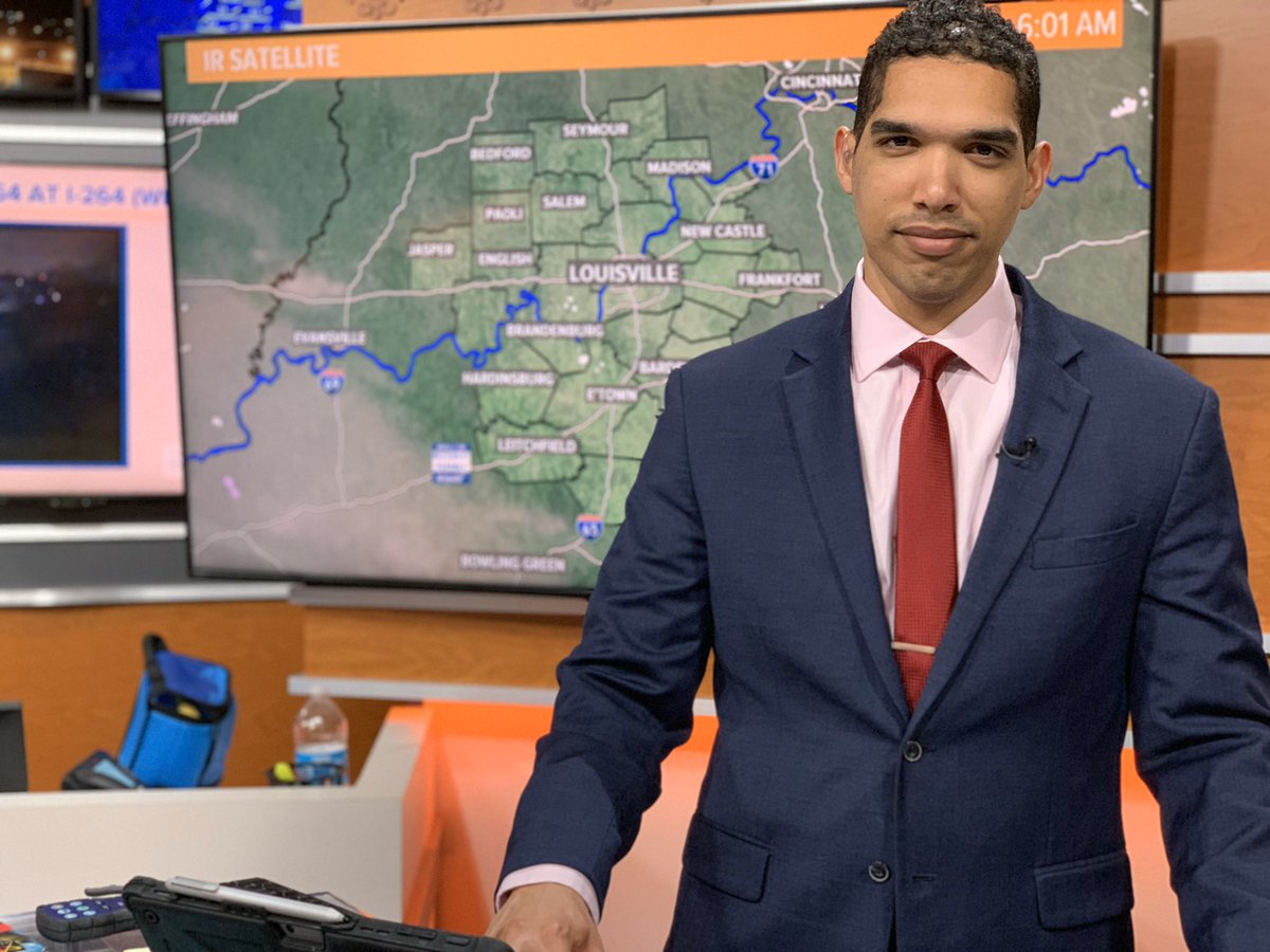 Hayley__Minogue's tweet image. How he looks at me during commercials vs how he looks at me when the red light is on. What a sweetie 😂 I’m so lucky to work with so many amazing meteorologists here at #WHAS11 #WakeUp11 @WXAlden