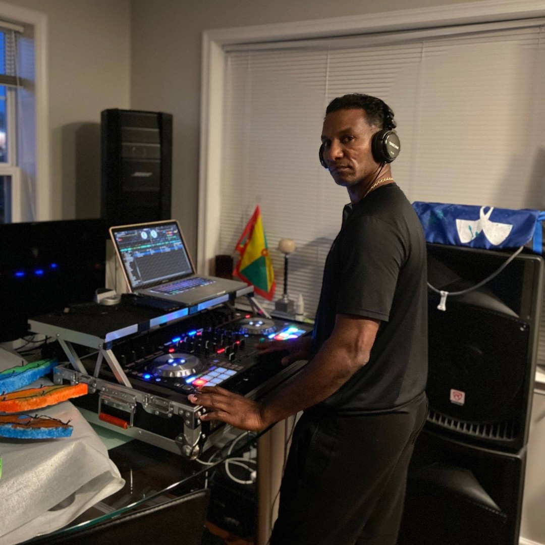 djentschool's tweet photo. Welcome to another New student DJ No Nonsense - Another DJ investing in their business and future by taking their craft to the next level! Congratulations!!!! #DJLIFE #DJSCHOOL #DJCLASSES #THENEXTLEVEL #djentertainmentschool #djgreggiec #howtodj #learntodj #djlessons #peaveydj https://t.co/lpU4dYdZCL