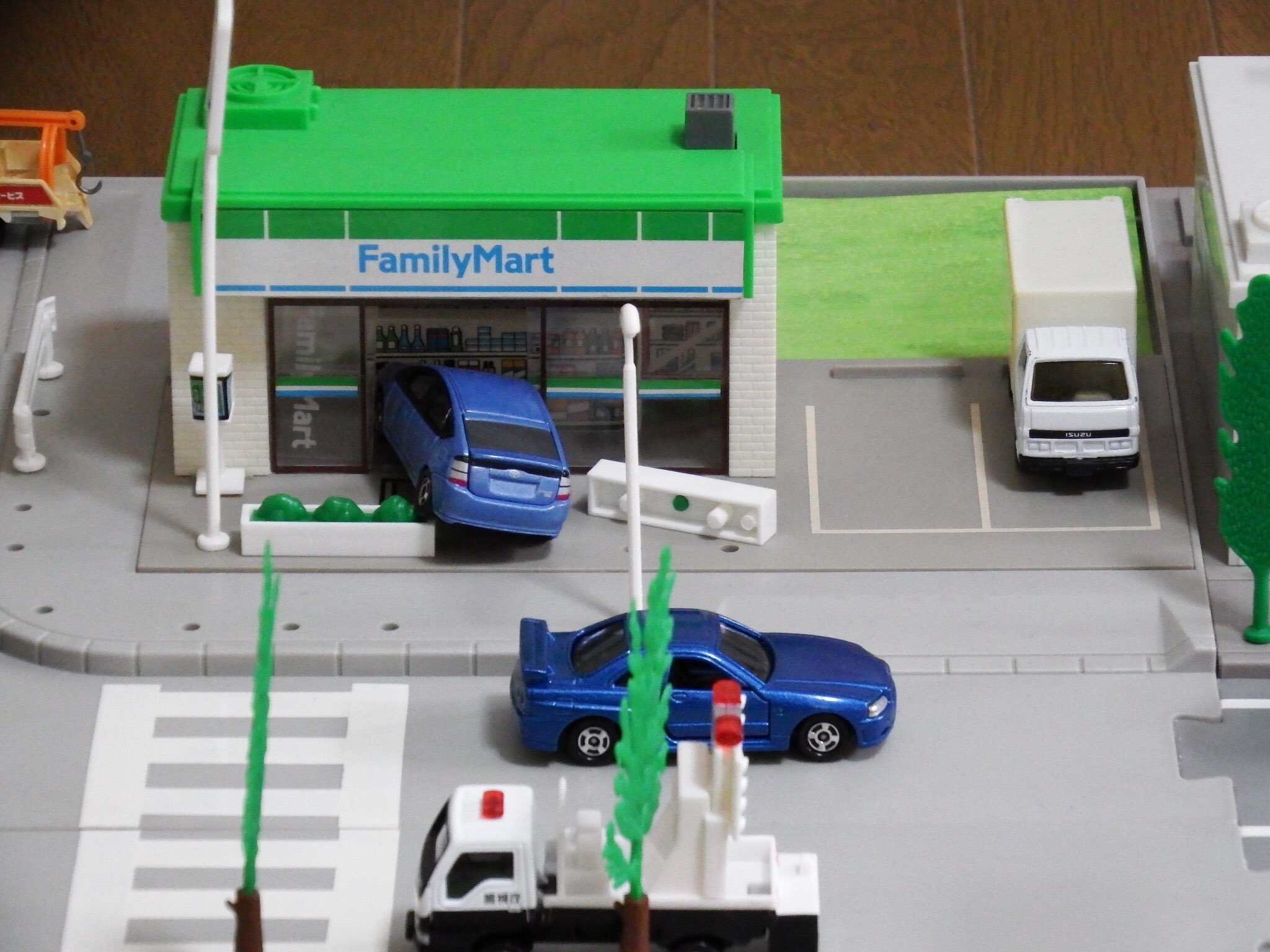 トミカタウン コンビニ3種　ファミリーマート　セブンイレブン　ローソン トミカタウン コンビニ3種 ファミリーマート セブンイレブン ローソン