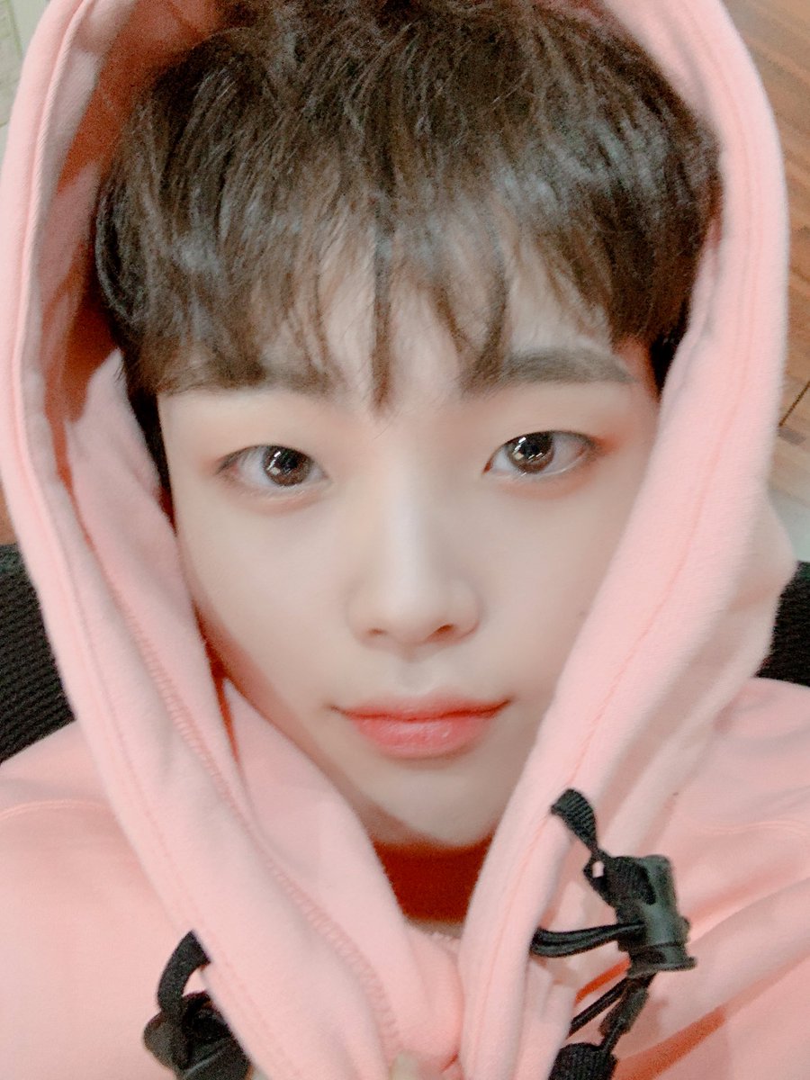 _STARSHIPZ_'s tweet photo. [#STARSHIPZ]  

⭐🚀📷
#스쉽즈 #송형준

#별의어느날 🌟
#STARSHIP_Z #스쉽즈일상공개
#STARSHIP #LittleSTAR https://t.co/hRgtfgvaCV