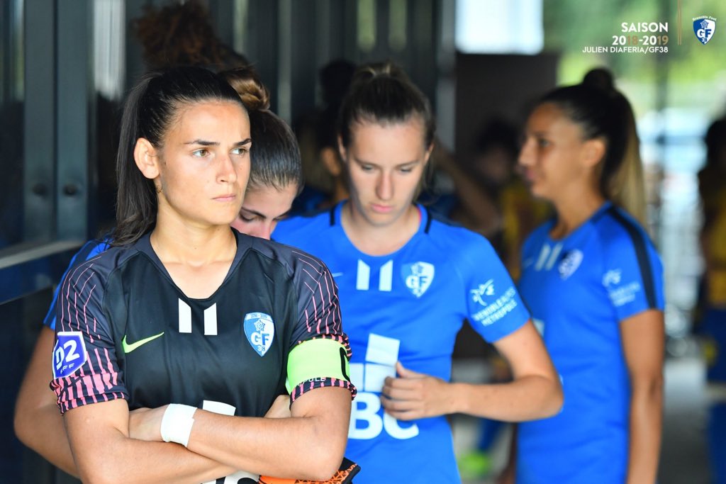 🎉Joyeux anniversaire à notre ancienne gardienne, Cindy Perrault qui fête aujourd’hui ses 24 ans ! 🎊

Joyeux anniversaire <a href="/CindyPerrault/">Cindy Perrault</a> ! 🥳

#GF38 #ExGF38 #TeamGF38 #MHSC