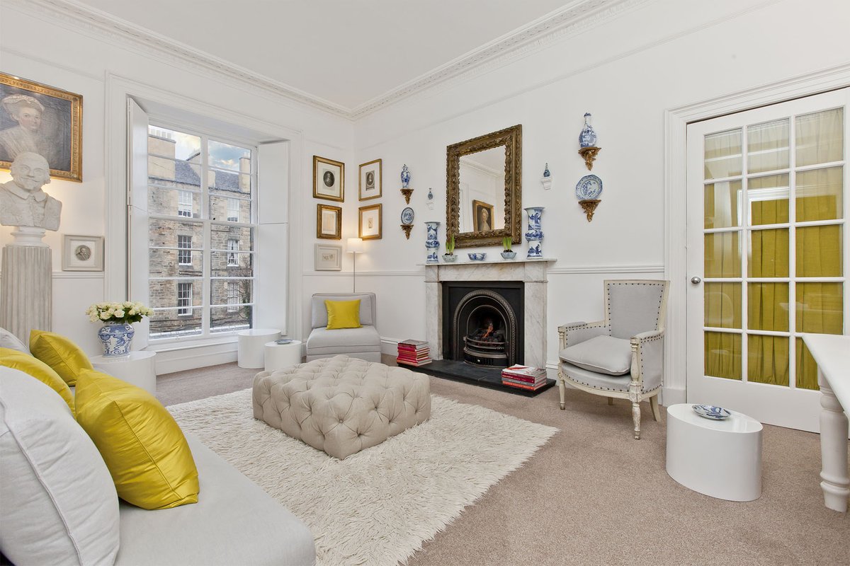 50/1 Cumberland Street, New Town, Edinburgh, EH3 6RG
.
▪️ Traditional A-listed tenement
▪️ Beautifully-refurbished 2-bedroom flat
▪️ Prestigious New Town location
.
#newtomarket
#newtownedinburgh
#exquisite
#bespoke
#propertymarketing
#cullertonsproperty