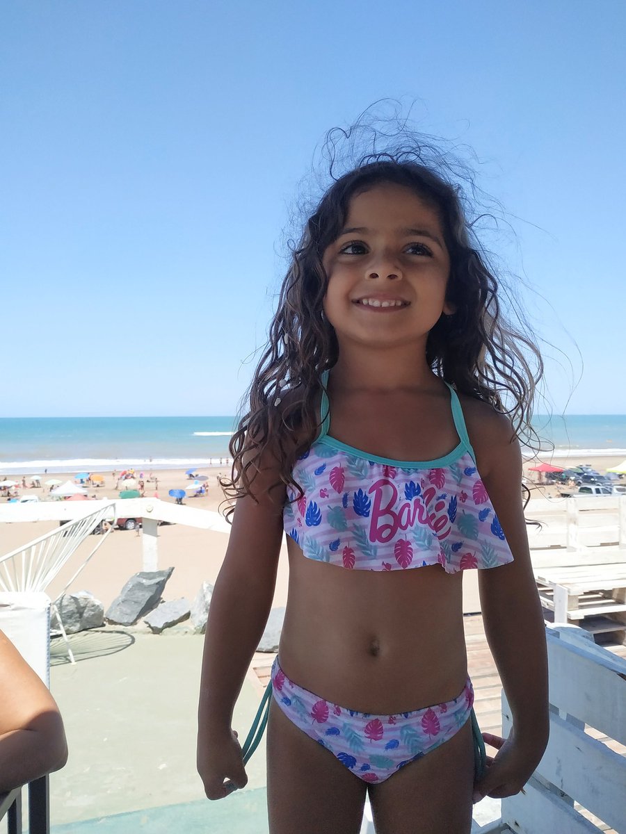 mcarballeda77's tweet photo. #estefinde se terminan la vacaciones, Catalina les manda un saludo https://t.co/DwrM31Isgi
