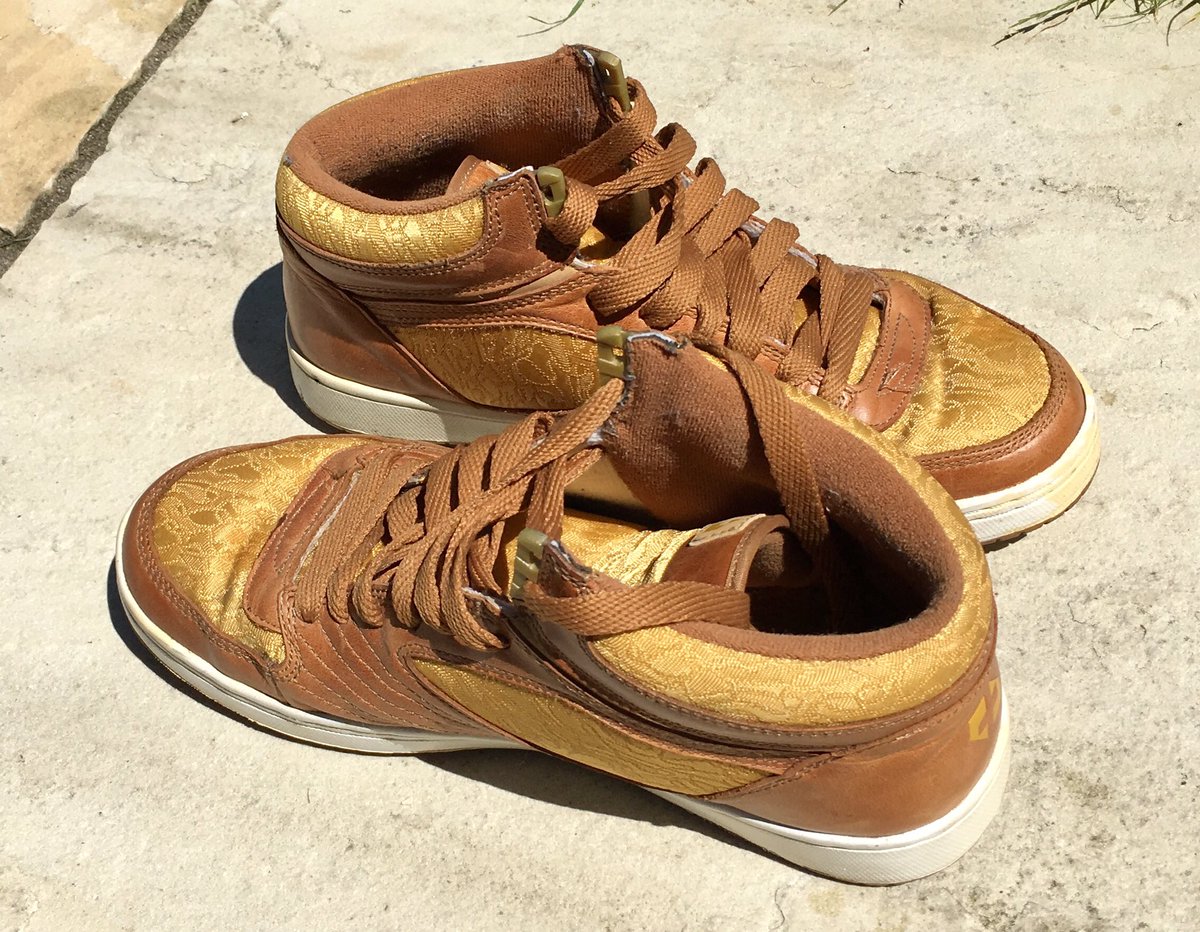 futureselfhouse's tweet photo. Selling one pair of black leather Converse All Star and one pair of limited edition Etnies Drill Plus trainers #trainers #forsale https://t.co/S2v6hoCMJ6