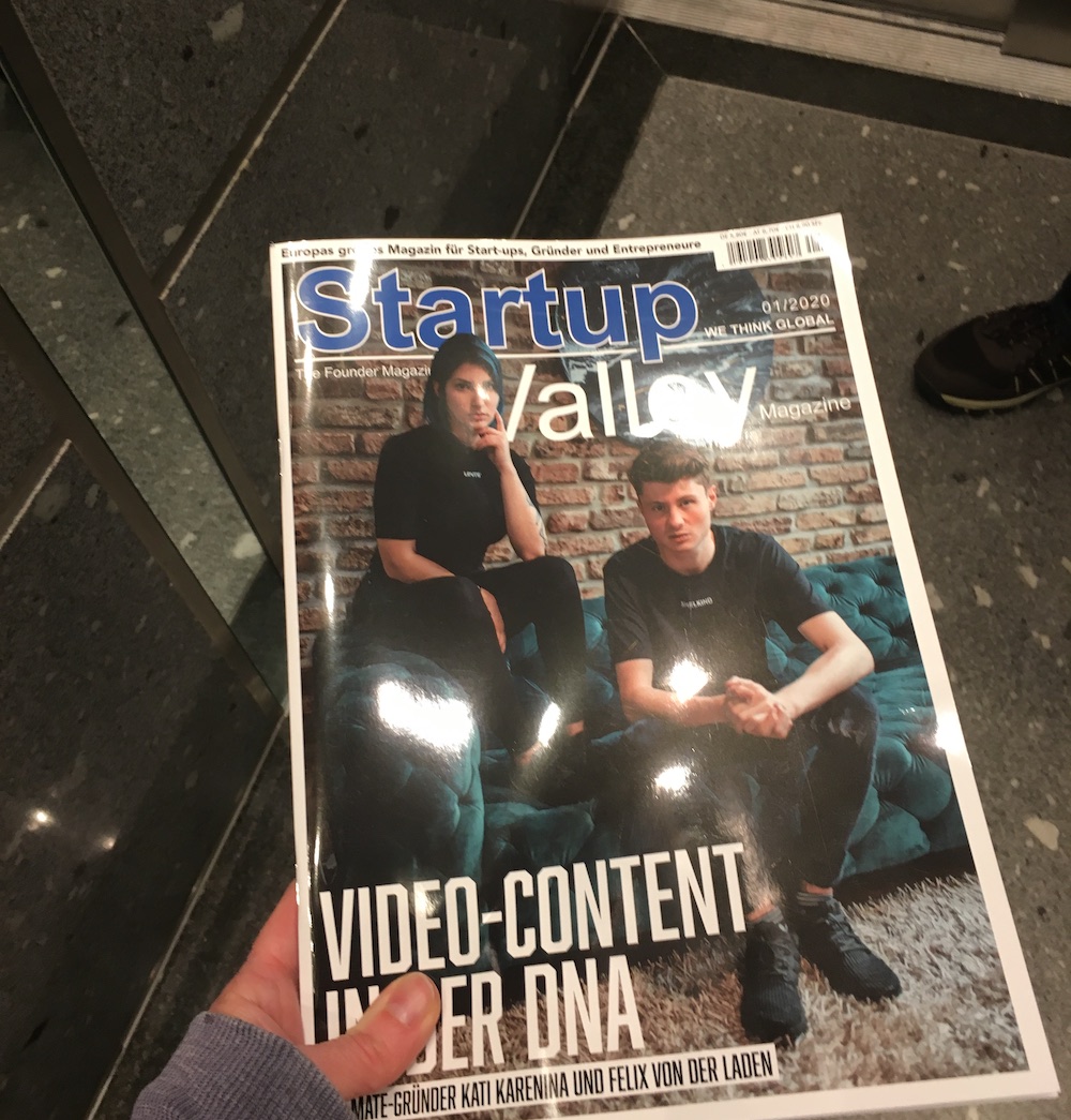 startup_valley's tweet photo. StartupValley Magazin on tour 
Das neue StartupValley Magazin ab sofort in der D/A/CH Region im Zeitschriftenhandel
https://t.co/3hQHKhUn5b

#video #youtube #25mate #spielkind #katikarenina #felixvonderladen
#magazinecover #entrepreneur #startupvalley #street #streetphotography https://t.co/J1xlbL0xpn