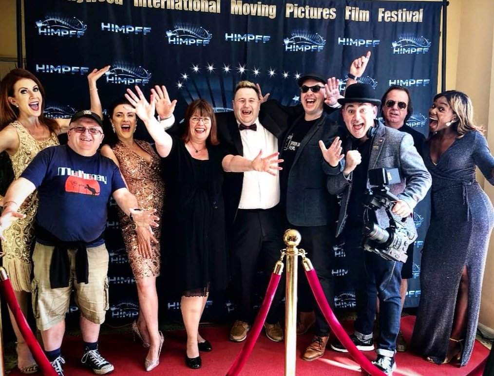KLensUK1's tweet photo. Team Hollywood! Here representing award winning film 'Guilty Bunch of Flowers' at #HIMPFF ahead of their awards are writers @KeithLarge3 & @mariaasmith filmmakers @MattHolt76 & @MrKelly2u of @SpoonJarFilms actors @Oh_Adaeze & @Eleanor_Burke with presenter @Dani_Jae Guess what... https://t.co/PO5GCmzoIP