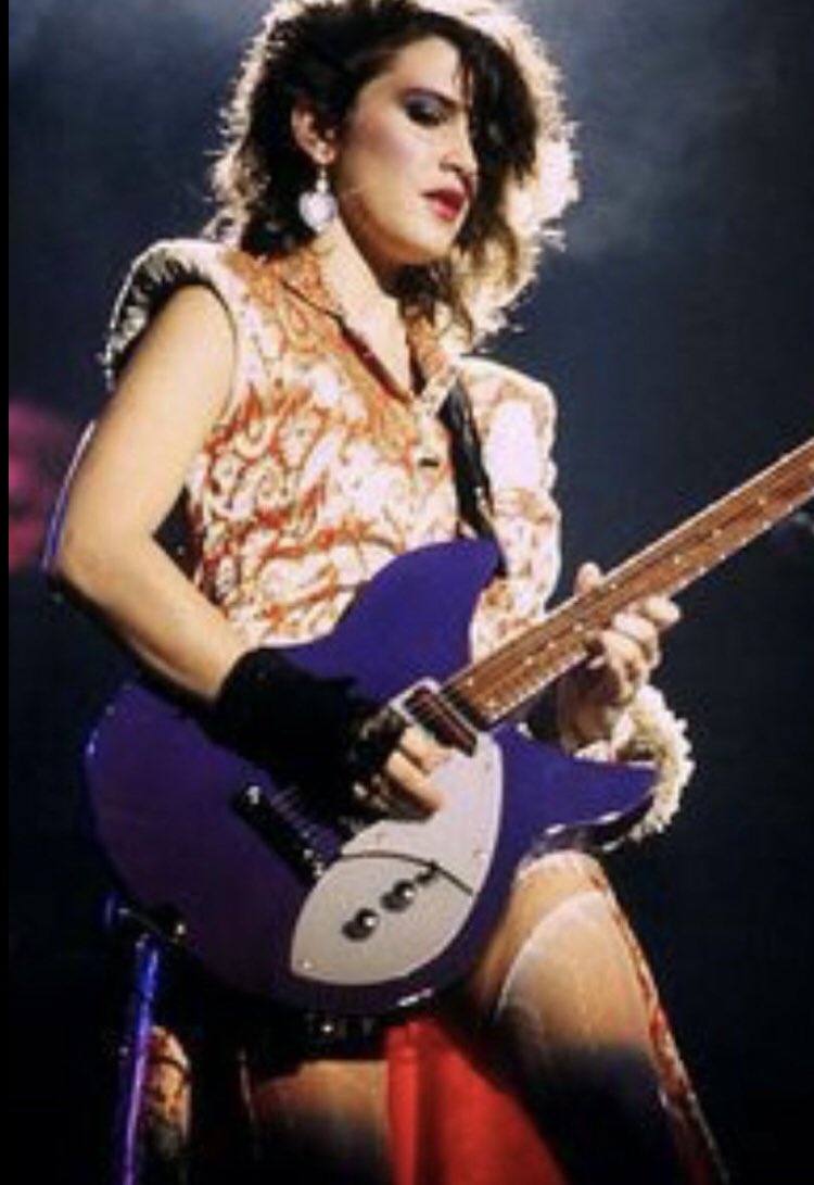 Happy Birthday Wendy Melvoin, creator of the best opening riff in rock history. 