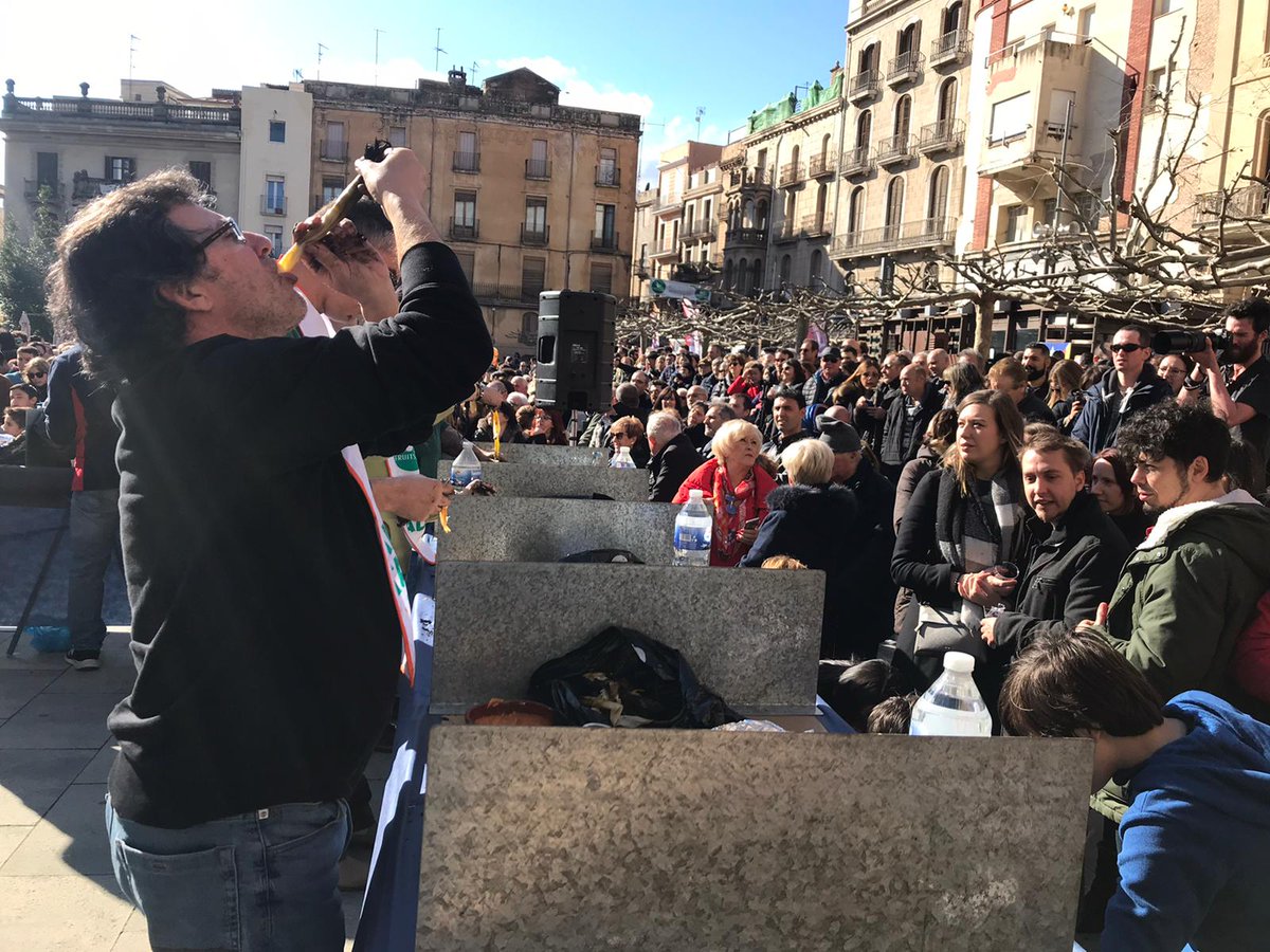 Molta sort a tots els i les participants al 35è Concurs de Menjar #Calçots de #Valls