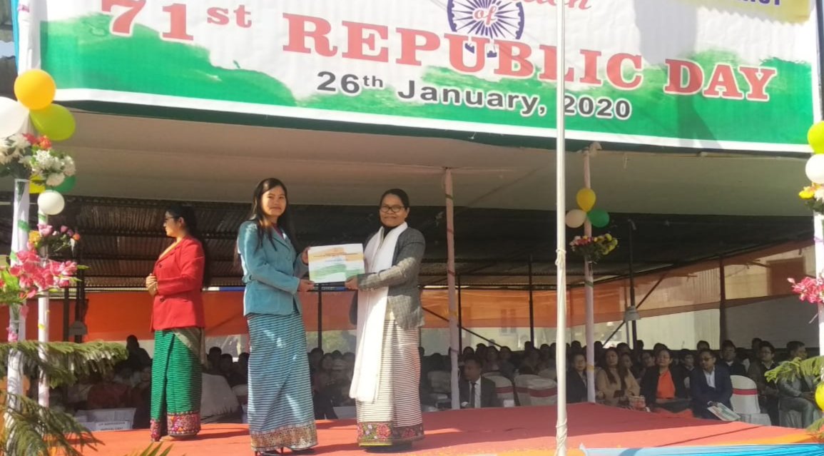 ManipurPoshan's tweet photo. Best Anganwadi Worker Awardee Kangabam Mamta Devi, of Sector 21, of ICDS project Imphal East-l Sawombung was also Commended for Providing #OutstandingServices as a #FieldFunctionary. @MinistryWCD @Vumlunmang @POSHAN_Official @KipgenNemcha @NBirenSingh #ThankyouAnganwadiDidi https://t.co/dBZriLK6I9