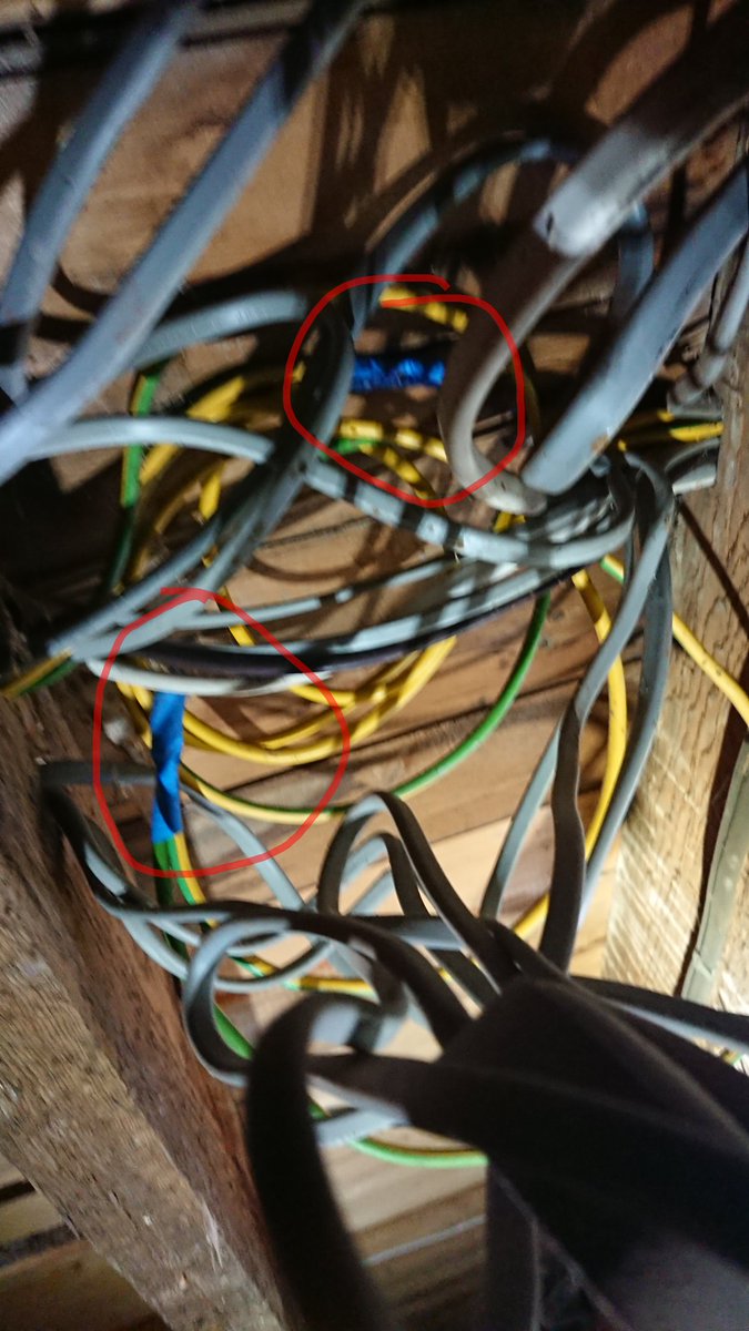 ELMATelectrical's tweet image. Domestic, old instalation. Earth twisted out side the box or just left out/cut off. No earth sliving , cable extended by flexi etc...