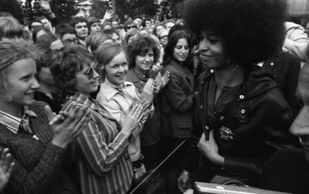 poemproducer's tweet photo. @blkwomenradical #ThankYouAngelaDavis since I was 3y old, never stopped

HOW TO BE IN THE WORLD feat. Angela Davis, Chandra Talpade Mohant, Linda E. Carty
https://t.co/xtaw548GUC https://t.co/lYR7tdU46U