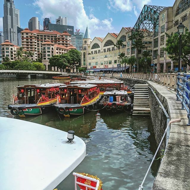 Traveling | It leaves you speechless, then turns you into a storyteller. 
#waterways #canali #instagood #love #watertransportationtheme  #watertransportation #waterway #canal #bodyofwater #singapore ift.tt/2RPWXeJ