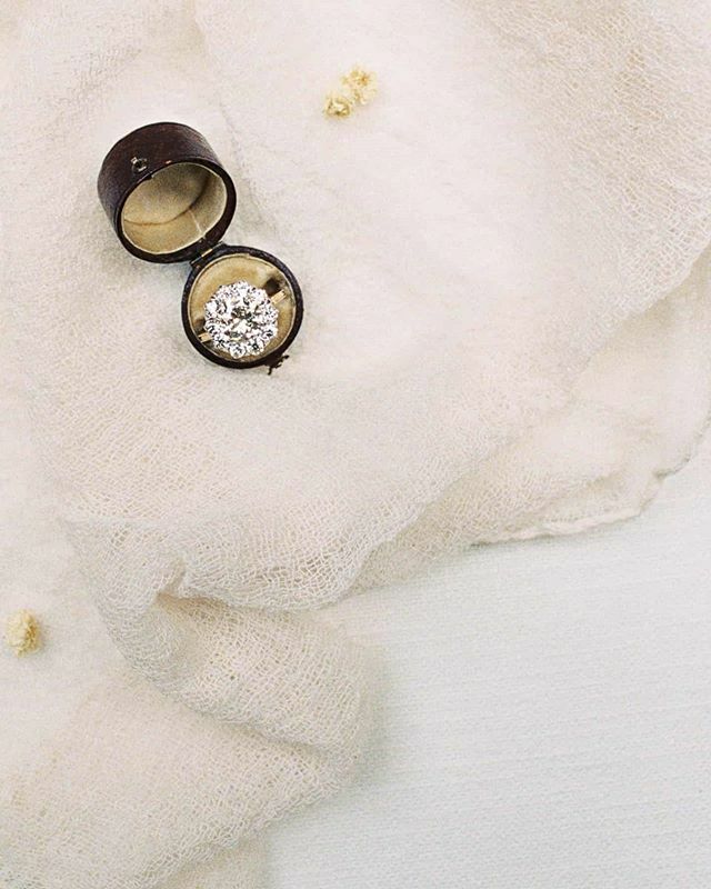 - Sunday -

It's looking like a nice slow Sunday for me today. Lunch in the city and browsing through some boutiques, perfect.

Image from the Sand Rock Farm editorial, featuring a stunning piece from my absolute favourite @victorbarbonejewelry. 
Venue .… ift.tt/2RtwOUb