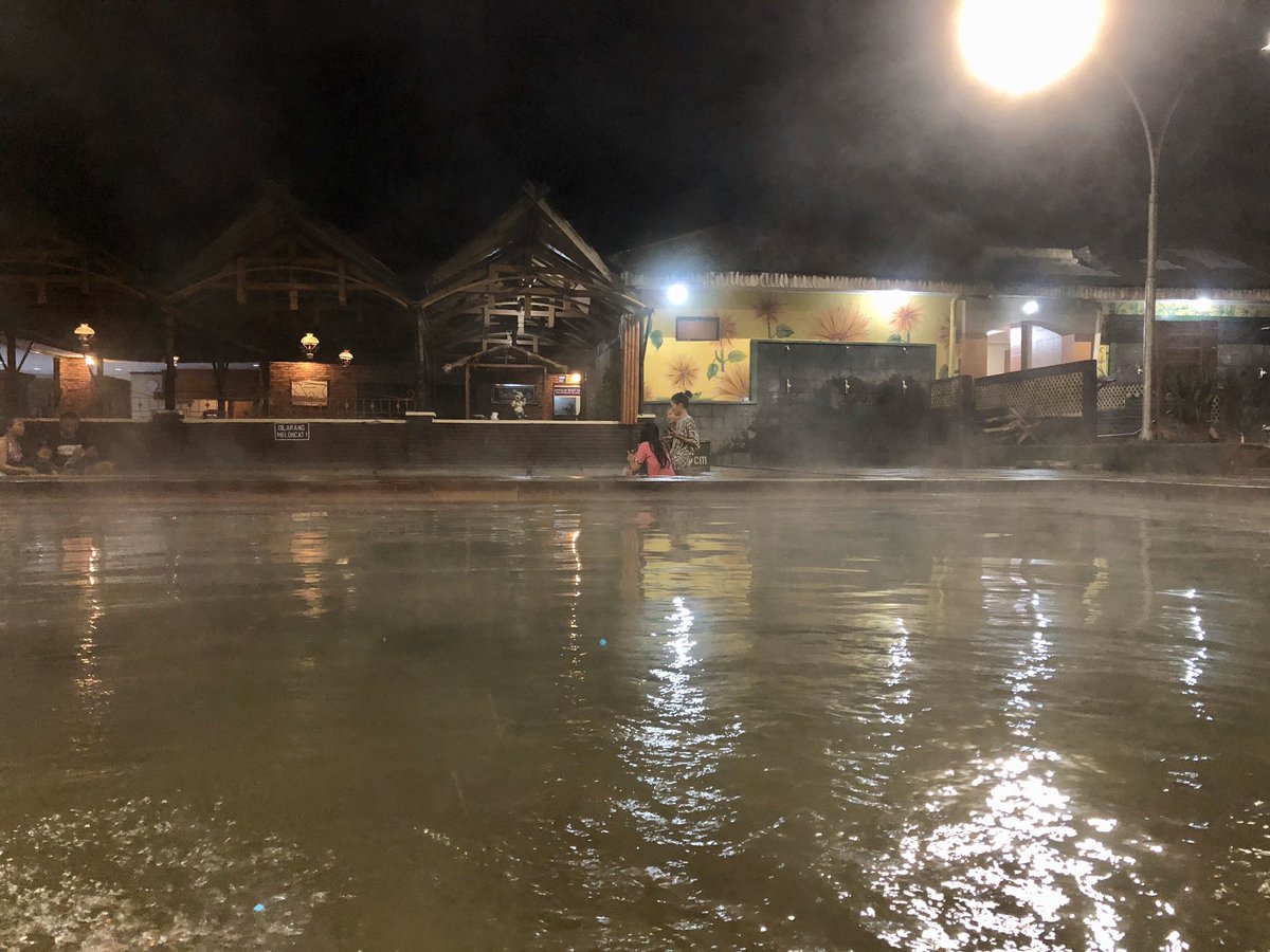 Pada zamannya <a href="/Ajie_MixInc/">Ajie Derry H.</a> <a href="/yopiehandoyo/">yopie handoyo</a> <a href="/iduypratama/">Yudhi pratama</a>