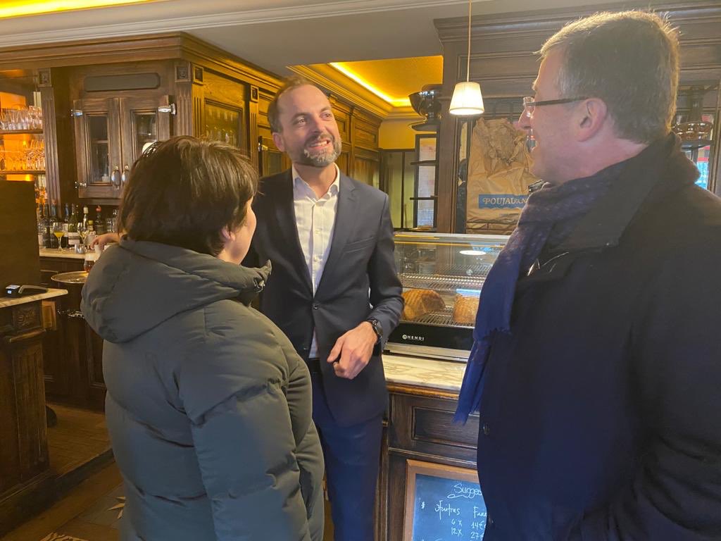 PierreGaboriau's tweet photo. Fin de cette matinée sur le terrain où j’ai pu continuer à échanger sur les problématiques des commerçants de la Porte de Saint Cloud. L’occasion également de saluer l’équipe des 5 toits avant leur brunch musical au Recho. #solidarité #jaimemon16 https://t.co/TXH01xdez3