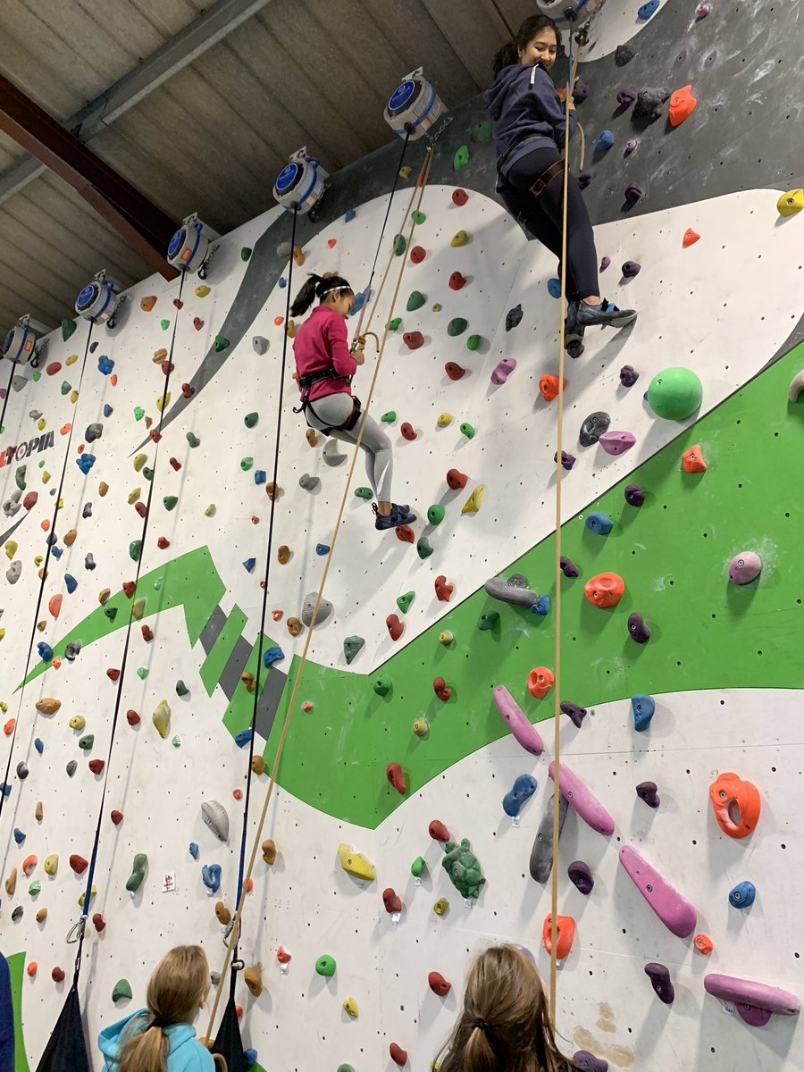 StSwithunsBoard's tweet photo. Today we were learning to belay. The support these girls give one another is fantastic. #stswithunsiswhoweare #stswithunssport #teamwork https://t.co/QEoM7G321I