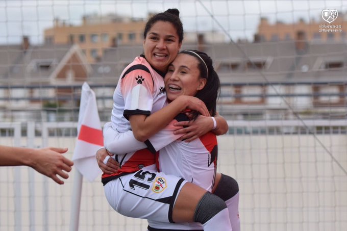 futbolella's tweet photo. 20 goles venezolanos en @PrimerIberdrola: @ori_altuve y Gaby Garcia revientan redes para el @RayoFemenino y el @DeportivoAbanca, más en https://t.co/Cyy6gBnK3H @FemeninoFVF @NunoGonzalez 
@Loremont @BarrMore @guilledepor74 https://t.co/UWVVBq0pCc