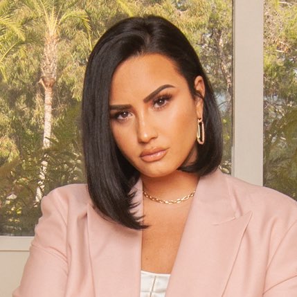 dlcharts's tweet photo. ANYONE.
Demi Lovato.
Today.
#GRAMMYs https://t.co/6X6OIrvOtd