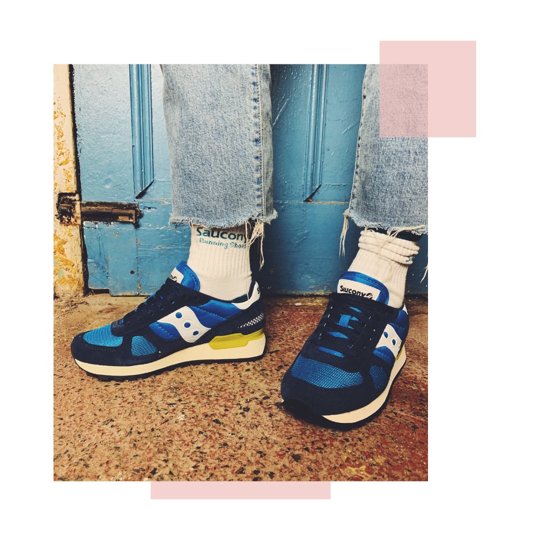 _SecondStore's tweet image. Gotta work those angles 💙 like you mean it 💛
Saucony Shadow Ogs in Navy Blue Yellow
(they’re also in the sale - praise be!)