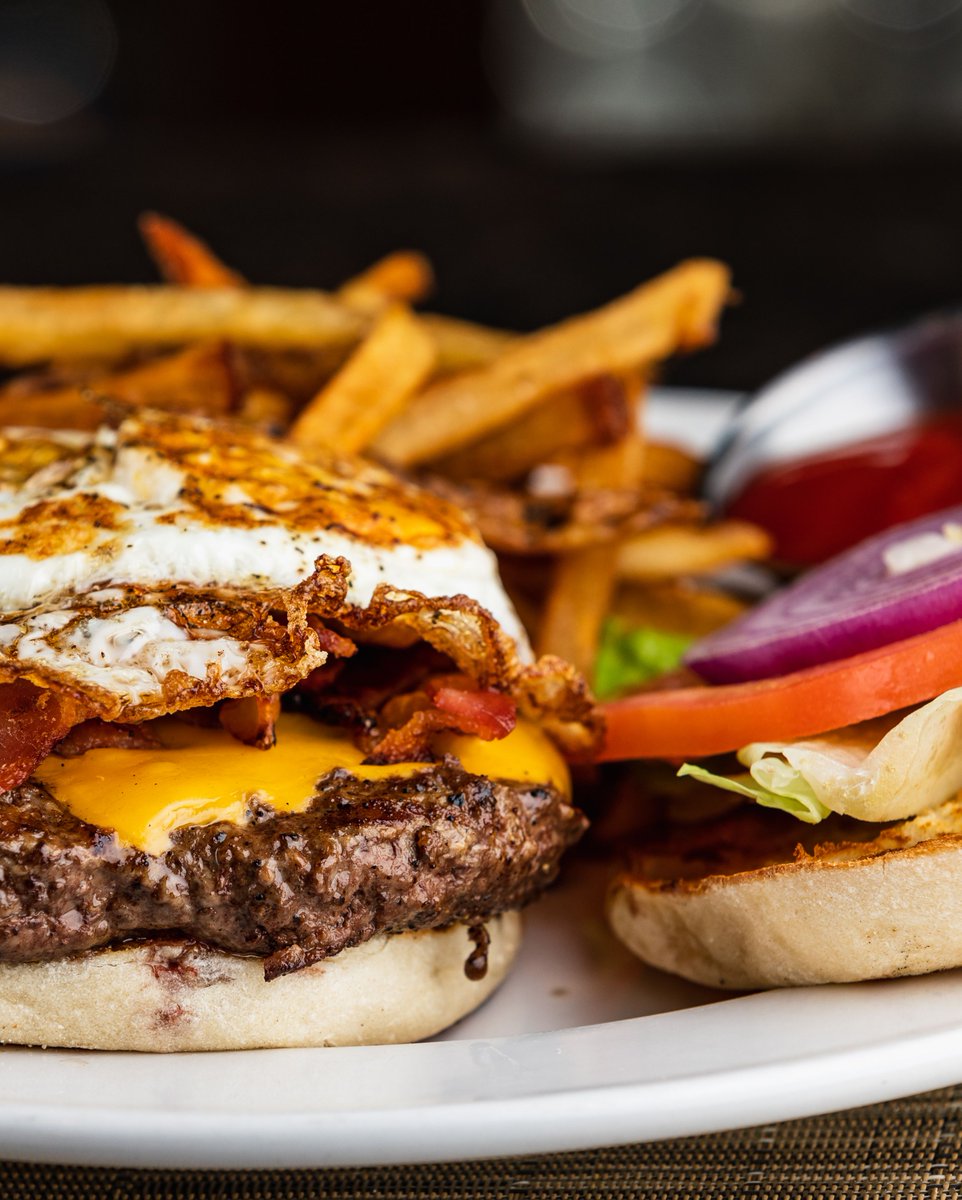 publichousenyc's tweet image. If you're like me this Burger with a Fried Egg is the only getting me out of bed this Sunday. We're open at noon so come by and get your brunch on!