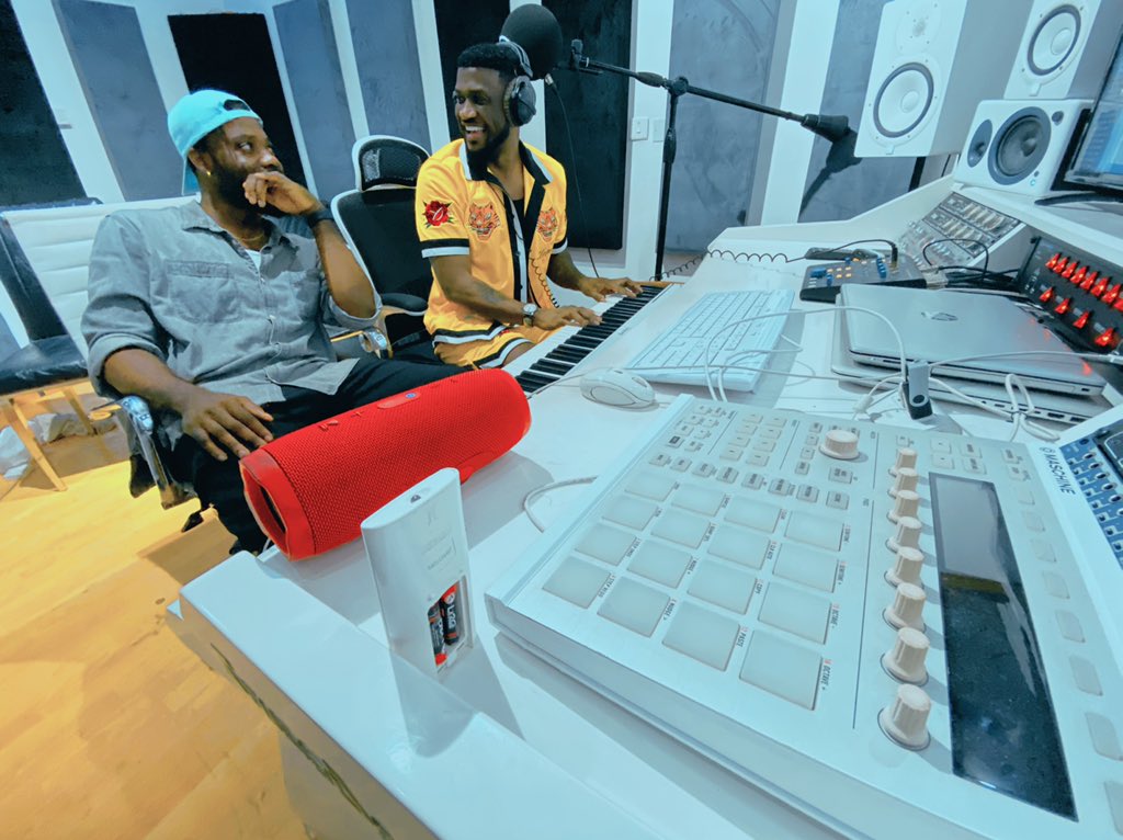 PeterPsquare's tweet photo. For every 4 hours of recording, I have 1 hour of laughter in the studio🤗🎶🎵🎧🎼🎹🎤 #WorkMoodActivated #FreshSound #BrandNewMrP2020 https://t.co/mabDFNvleh