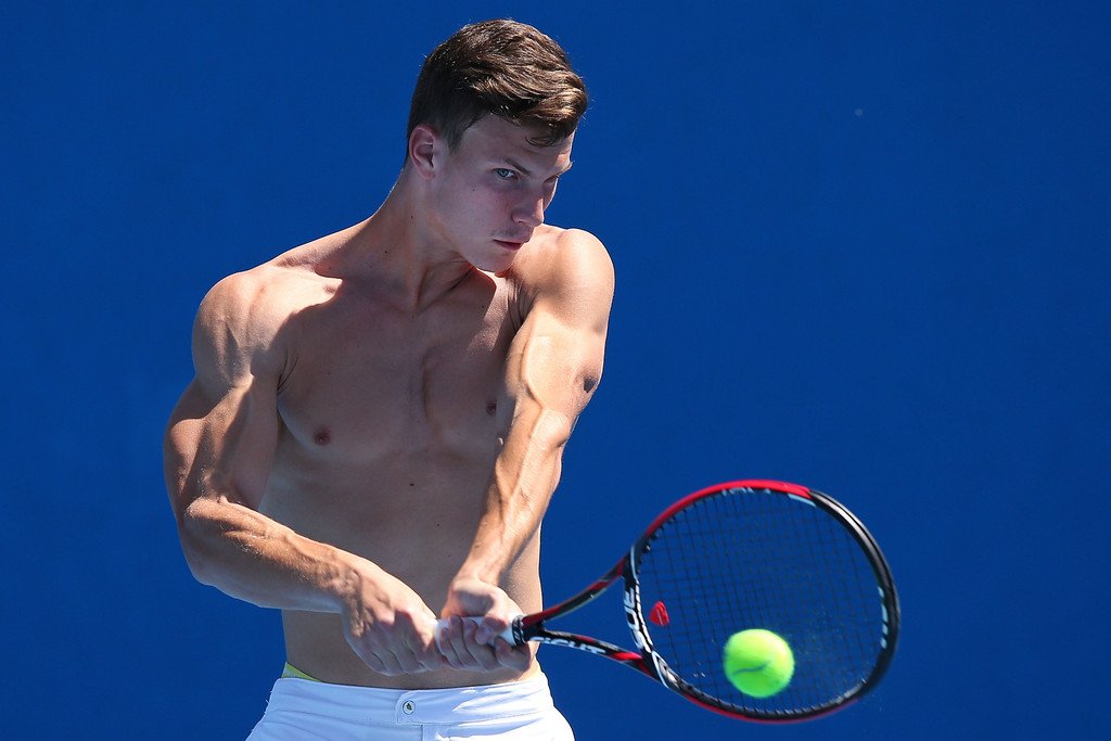 PhysiqueProject's tweet photo. #MartonFucsovics Handsome! #AustralianOpen #VGL #HandsomeMan #Athlete #SexyMan #HotNBothered https://t.co/gkMntr3KWK