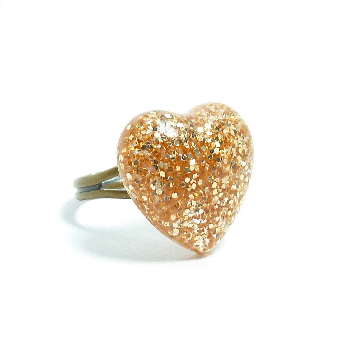 CharmofMagpies's tweet photo. I made this to go with my #goldglitter heart pendants. Very pleased how it's turned out.
#jewelleryset #handmadeinSheffield #shopsmalluk #indiemaker https://t.co/Y2mns7ovia