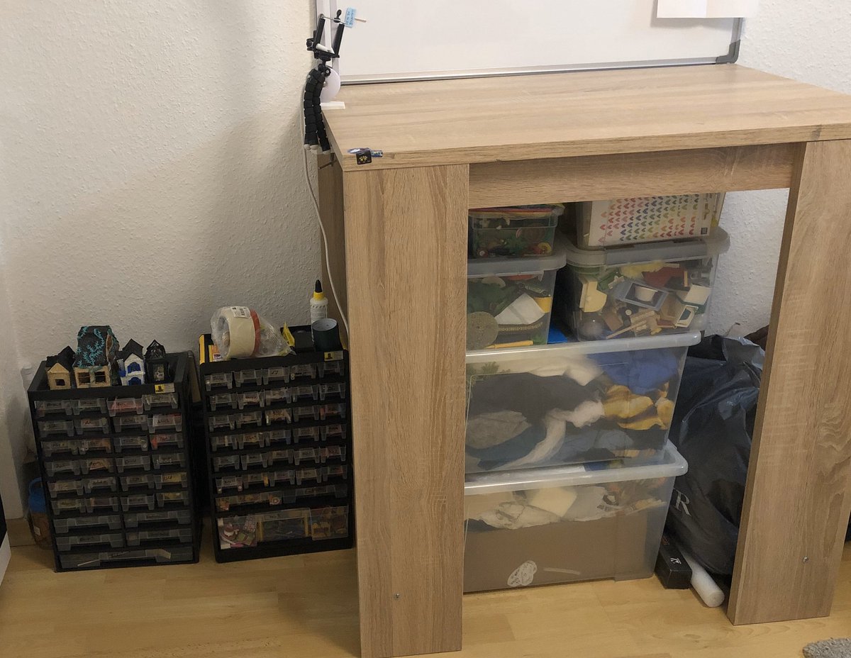 BehindtheKueken's tweet photo. Habe nicht nur aufgeräumt, sondern direkt auch etwas ausgemistet und nebenher noch zwei Dinge gebastelt. 😀👍 https://t.co/RLposI96a3