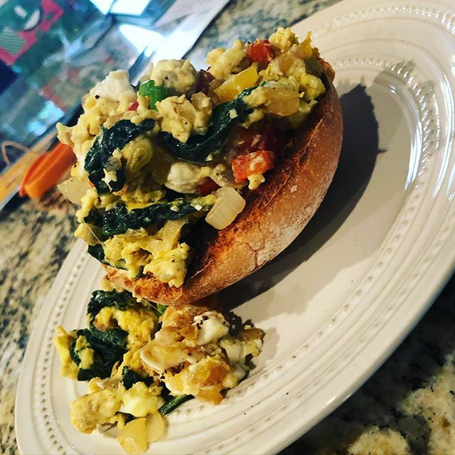 jamiejjorge23's tweet photo. Decided to make a little #Florentine #breakfast sandwich this #morning π₯°
.
.
.
.
.
#food #foodie #foodiegram #instayum #breakfastflow #yummy #yummytummy #breakfastofchampions #morningfuel #nomnomnom #foodpic #foodiepic #platepic #foodporn mouthyum #sunday https://t.co/SfwvMdFuna