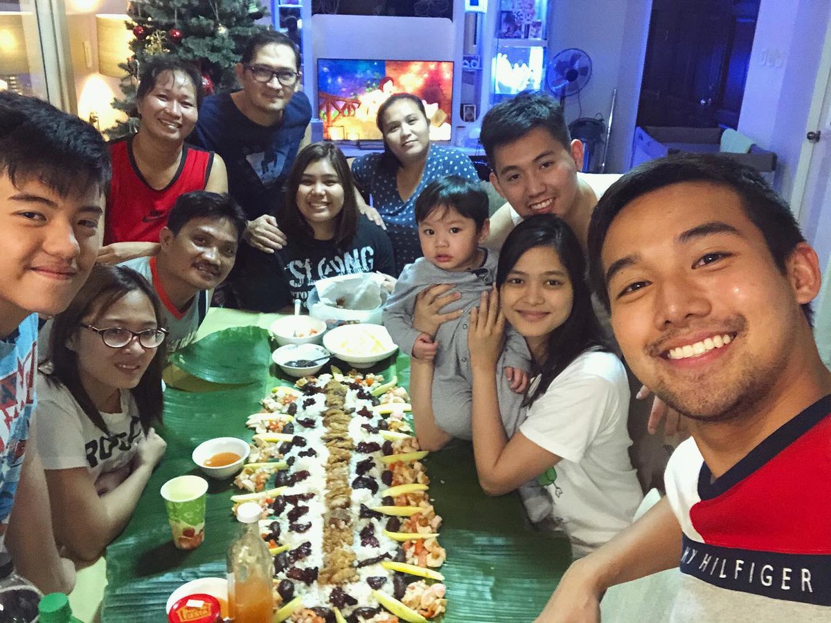 akosiKenChan's tweet photo. I always look forward to prepare food for my family and tonight I thought of something incredible that we did not do for a long time which is boodle fight! Tara mangan tamu! 😋 https://t.co/ozHzBth0xN