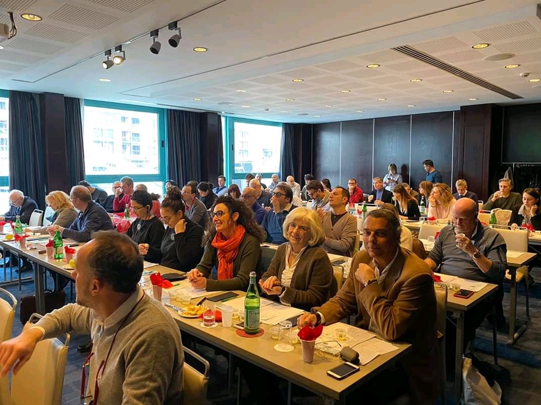 CCIAARIVLIG's tweet photo. Olio ligure prodotto unico. Dal 24-26 gennaio giorni dedicati all'olio, la cultura e all'olivicoltura : Meeting #ONAOO2020 🥄A #Genova il summit #assaggiatori d’olio incontri sulla cultura dell’olio d'oliva e del territorio #LamiaLiguria ➡️ https://t.co/Rgp2IZ2H3e @ONAOO_Imperia https://t.co/gRM84peFbT