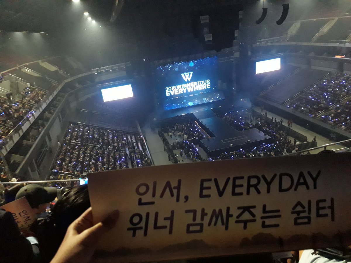 reigningFB's tweet photo. 2018                              2020
Everywhere Tour        Cross Tour
     in Manila                     in Manila

SOBRANG SOLID!😍🔥 https://t.co/d1hbsijw9K