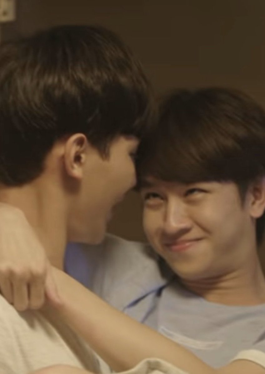 FlukeNatouch's tweet photo. หน้าตาแบบรว้าย รว้าย 555555555555555 เค้าปล่อย MV เพลง I found you แล้วว ไปดูกันโล้ดดดก 🤓 #MVifoundu https://t.co/4ppTB9lqDr