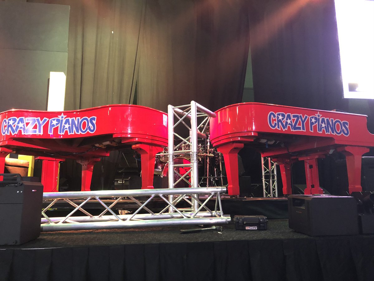 The piano’s are in da house <a href="/kingsofdarts/">Kings of Darts</a> #LetUsEntertainYou <a href="/Gem_Enschede/">Gemeente Enschede</a> #ExpoTwente