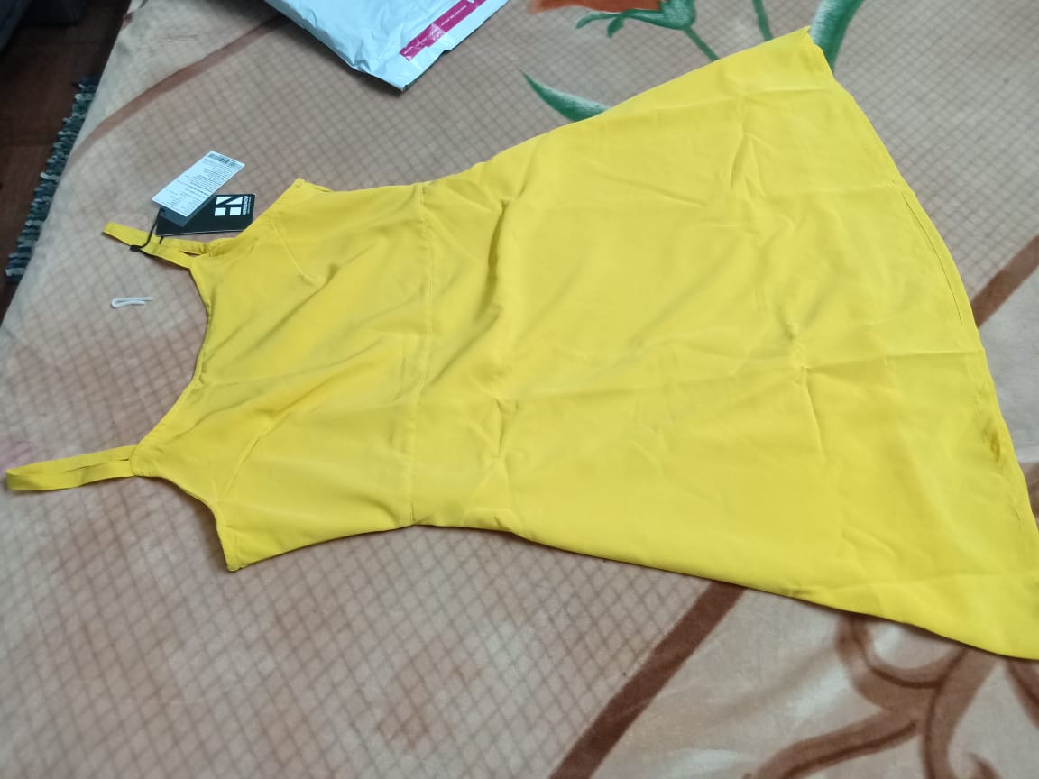MajhiPuspamitra's tweet image. I had ordered for a sweatshirt of here and now but when the product was delivered today was a yellow dress. I don't want this dress but i want my sweatshirt which I ordered. Such a disgusting services provided by myntra #Cheapservice.