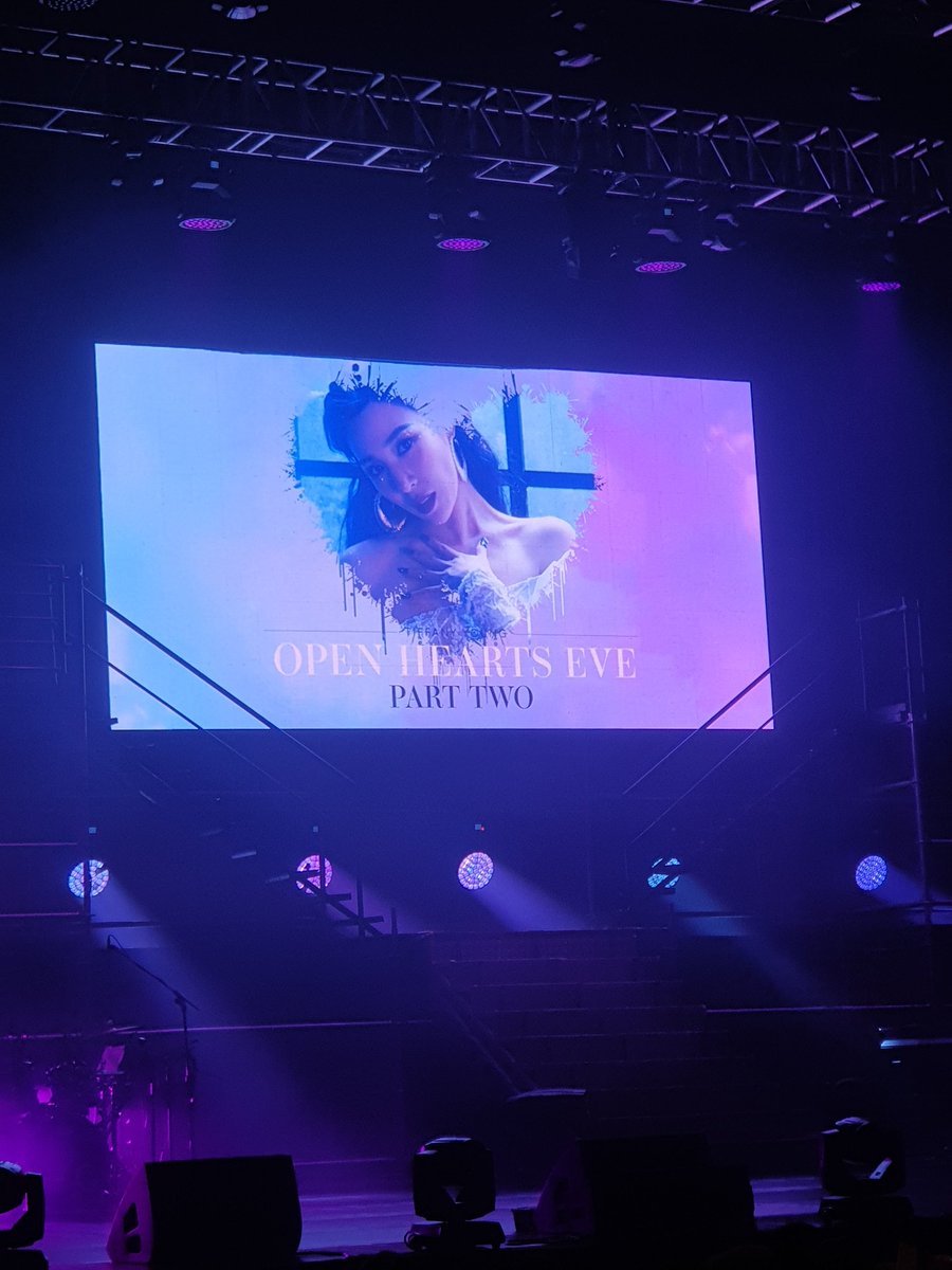 k41125Y's tweet image. Q: So how did you spend the Chinese New Year?

Ans: I spent it with my sone family and the most inspiring, talented, beautiful *soft* human being, our momshie @tiffanyyoung 😍😭

#OpenHeartsEve_MNL #stillnotover