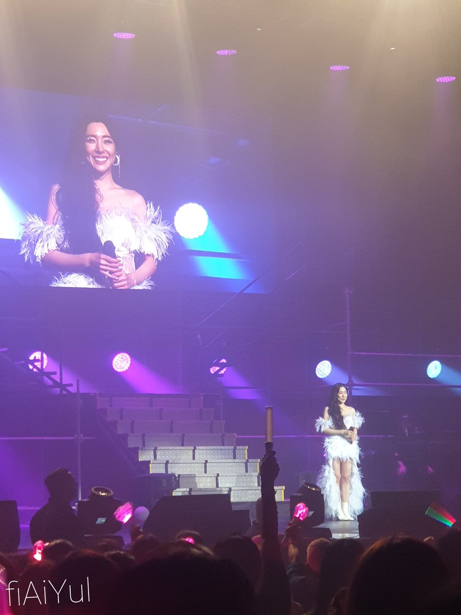 k41125Y's tweet image. Q: So how did you spend the Chinese New Year?

Ans: I spent it with my sone family and the most inspiring, talented, beautiful *soft* human being, our momshie @tiffanyyoung 😍😭

#OpenHeartsEve_MNL #stillnotover