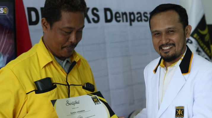 PKSejahtera's tweet photo. Saat Satu Keluarga Hindu Gabung PKS Bali https://t.co/EDCkK5c9kE https://t.co/F4v1UQCXUM