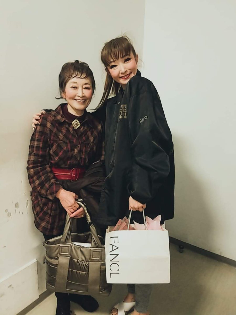 沢田敏子 1975rioka1111 テアトルエコー所属の華村りこさん です歌のときは Rico Twitter