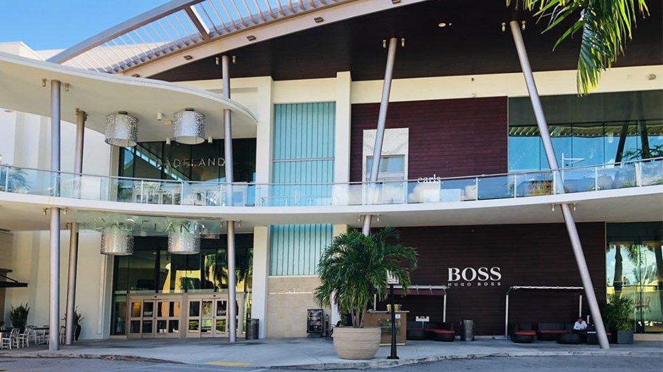 vamosamiami's tweet image. Shopping Miami😊 Dadeland Mall - Vamos a Miami, Embajador Oficial, te ofrece el exclusivo Pasaporte de Descuentos 2020 en 2 pasos:
❤️ 1. Sigue a @vamosamiami
💛 2. Solicita tu voucher en este link bit.ly/dm-miami

#dadelandmall #dadeland #shopping #miami #vamosamiami