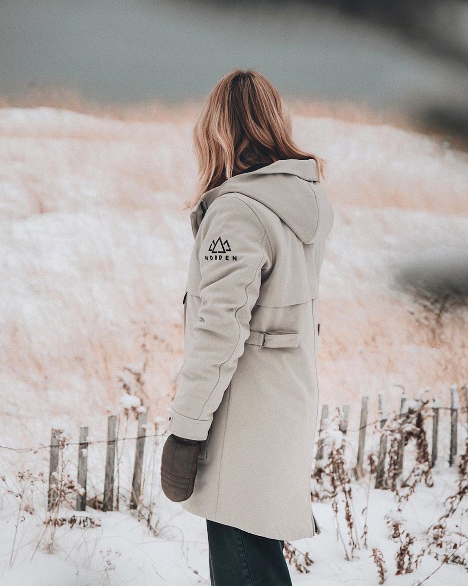 NordenProject's tweet photo. ✅ Compagnie canadienne . ✅ Développement durable. ✅ Fait de plastique recyclé. ✅ Très chaud. Seulement quelques unes des raisons pourquoi Noemie Parent adore notre parka Anja. Et vous?

#NordenProject #WasteToStyle https://t.co/rkkhPonYLy