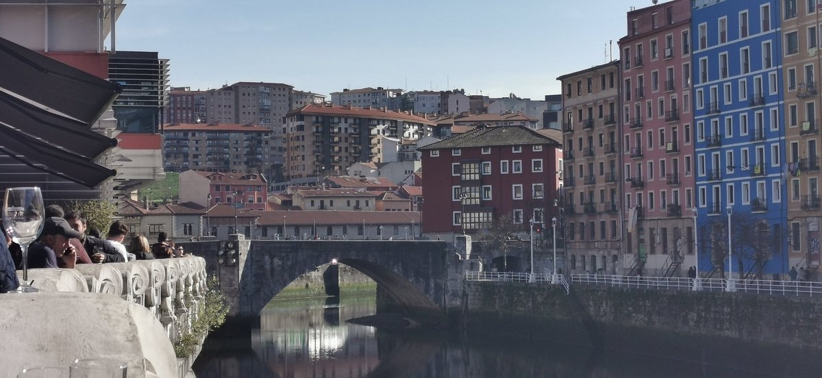 Ría de Bilbao desde el Mercado de la Ribera