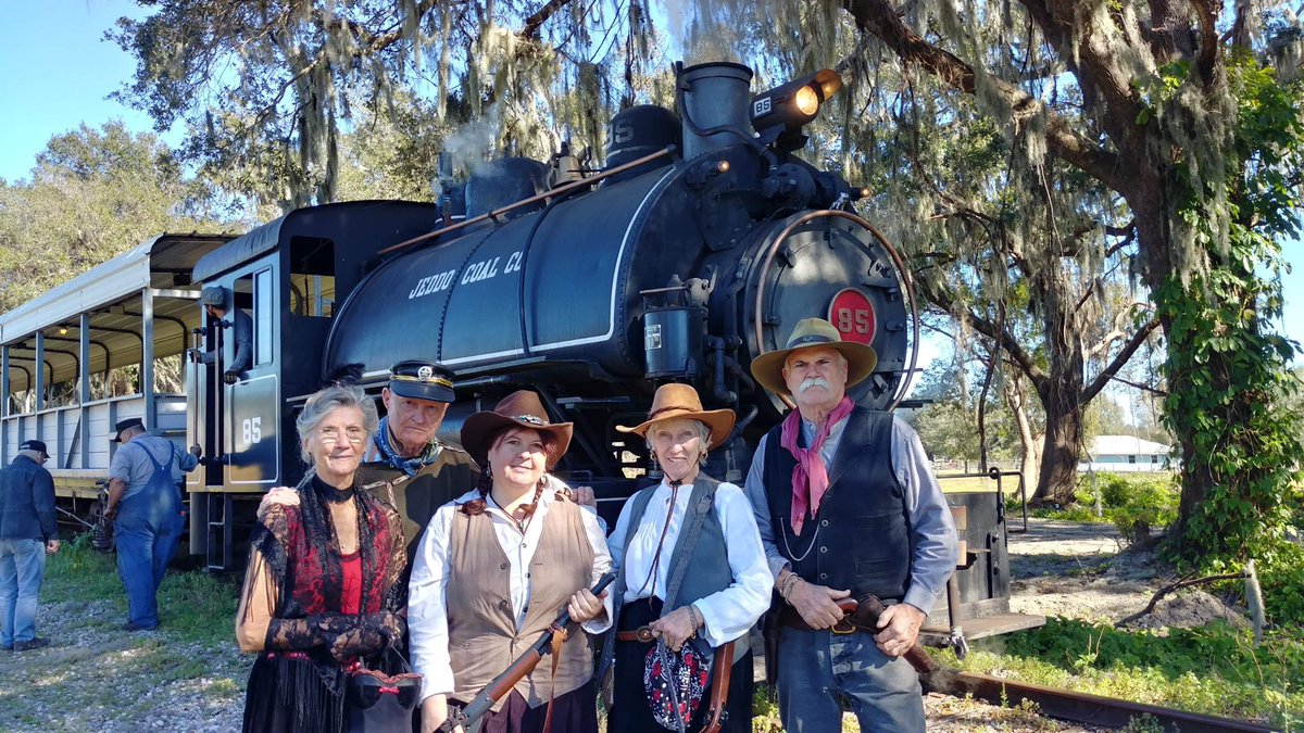 Thank you everyone for coming out! We’re ready for another day of STEAM! #steam #FloridaWinter #railfans