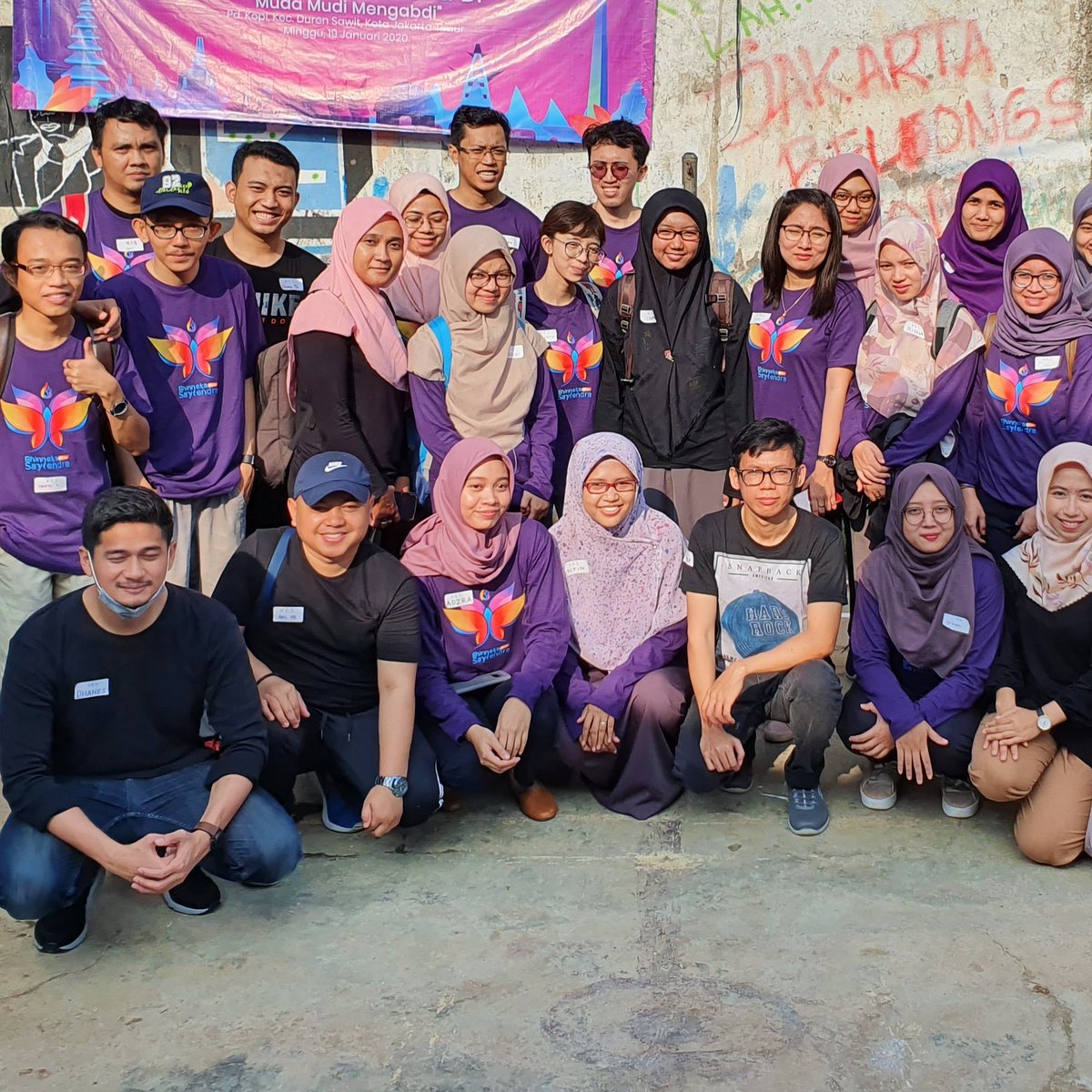 Muda mudi mengabdi untuk indonesia