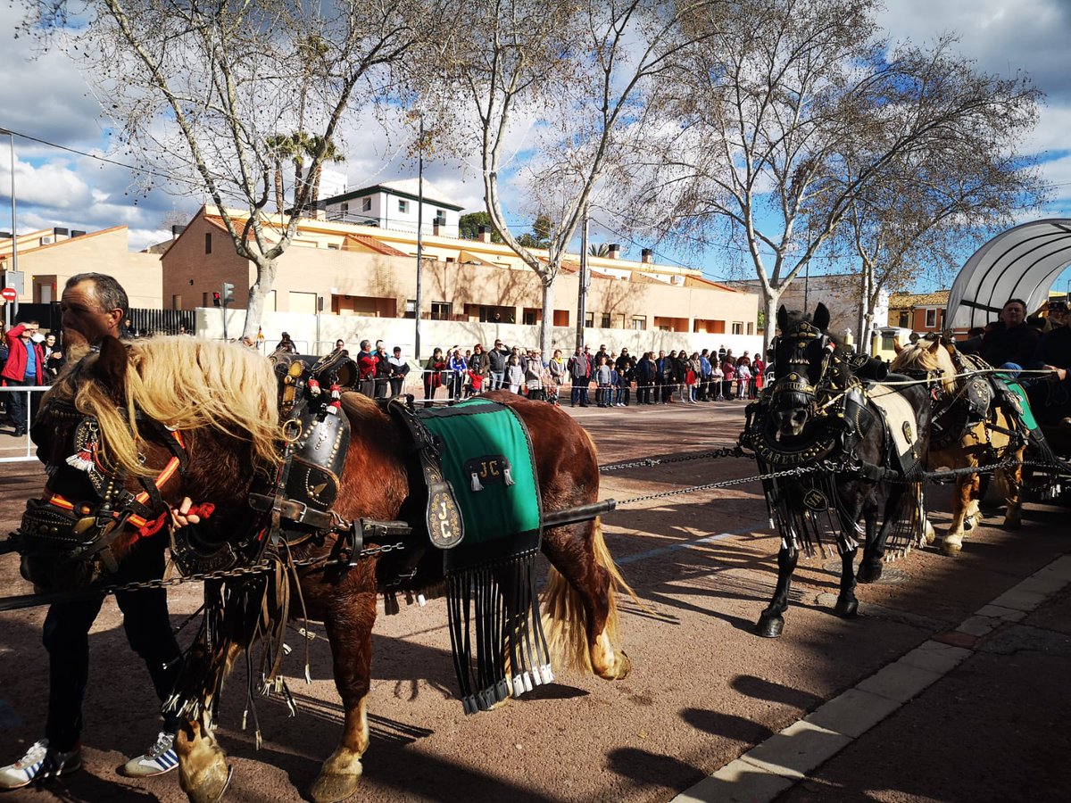 psoebetera's tweet photo. Hui a l'Albereda de #Bétera, tradicional festa de Sant Antoni Abad https://t.co/b5SfYdGJgX