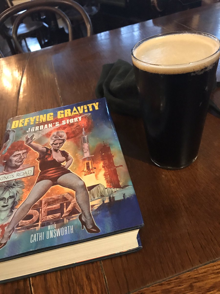 tpdotp's tweet image. Perfect. An empty central London pub, with a bit of Jordan for company.