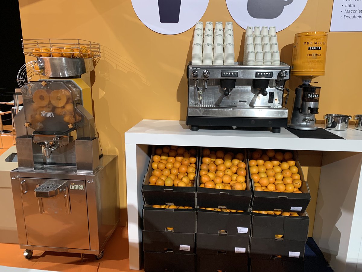 MuyBuenas's tweet image. #cleur lots of oranges and good coffee waiting for you